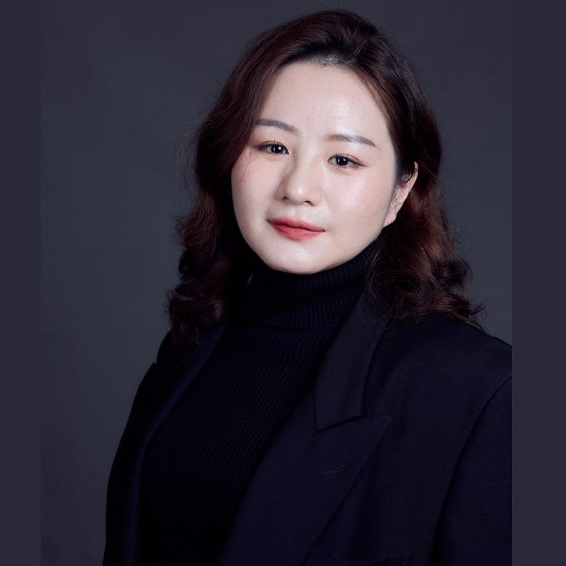 Becky Wang 王霈昀